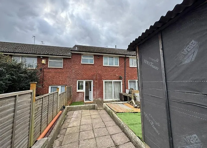 Boucher Place Contractors-centre-free Parking *